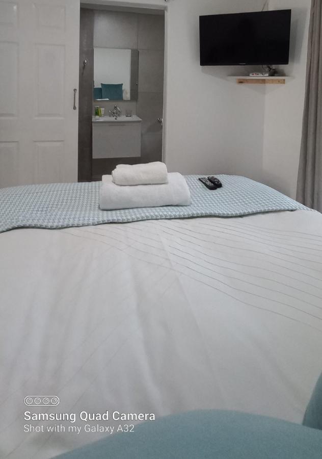 האוויק Country Lane Guesthouse מראה חיצוני תמונה