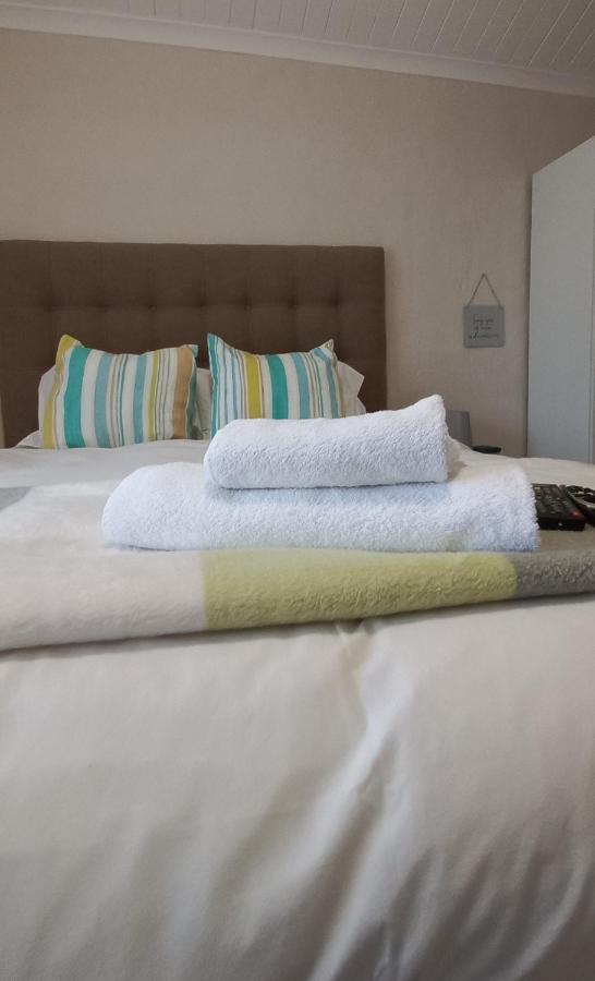 האוויק Country Lane Guesthouse מראה חיצוני תמונה