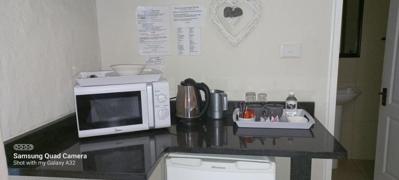 האוויק Country Lane Guesthouse מראה חיצוני תמונה