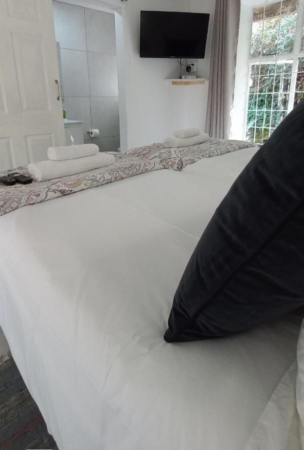 האוויק Country Lane Guesthouse מראה חיצוני תמונה