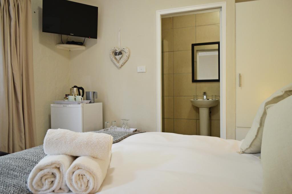 האוויק Country Lane Guesthouse מראה חיצוני תמונה